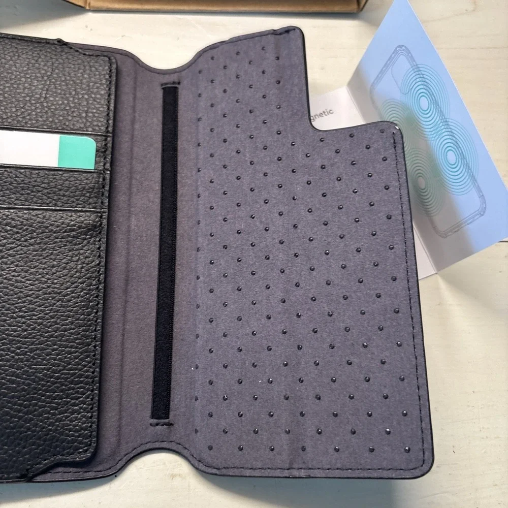 Men's Slim Wallet, Black. Leather Flip Wallet. Auto Align‎ Plus Magnetic System.